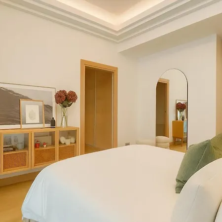 New Luxury Spacious Apartment, Centrally Located * מונטה קרלו