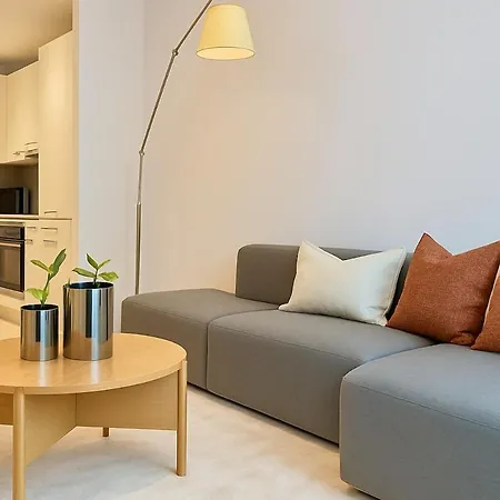 New Luxury Spacious Apartment, Centrally Located * מונטה קרלו